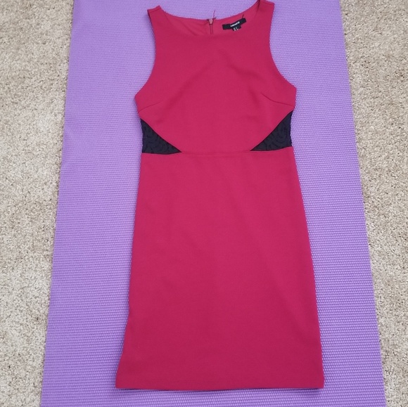 Dress - Picture 3 of 3